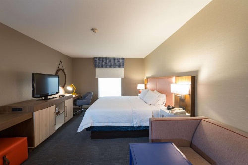 Hampton Inn By Hilton And Suites Jamestown image 1